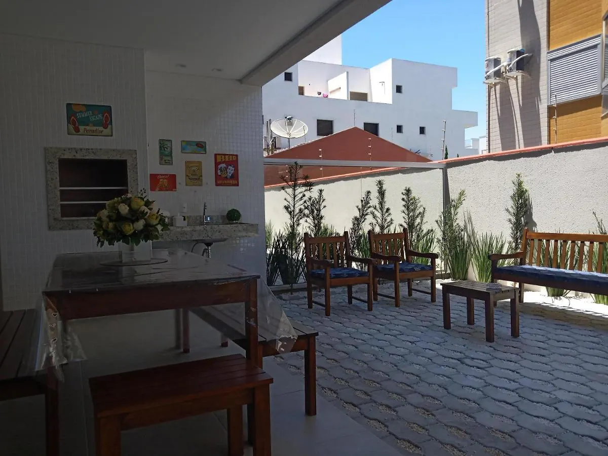 Apartamento Mariscal 02 dormitórios, 80m do mar, com piscina Bombinhas